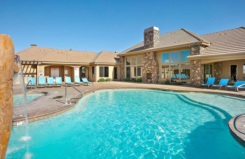 Washington House | Zion's Den, 2 Community Pools + Hot Tub