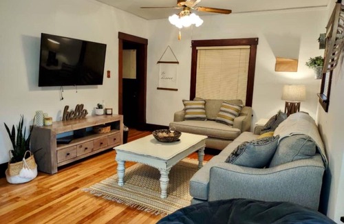Omaha House | ZOO Old Market CHI Charles Schwab Field Cozy Downtown House