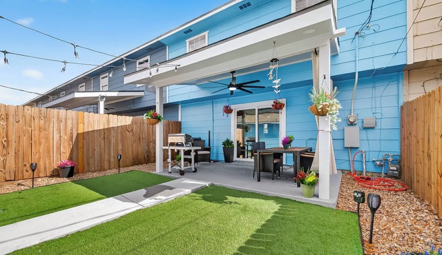 1/2 Mi to Sylvan Beach Park! Chic Townhome w/ Yard