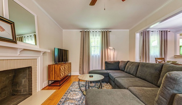 1 Mi to Dtwn Cary: Family Home w/Spacious Yard