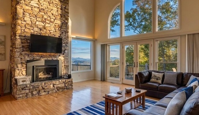 10 Min TO DT, 16 min to Biltmore, Lg Home, Apartment Incl., Peaceful & Quiet