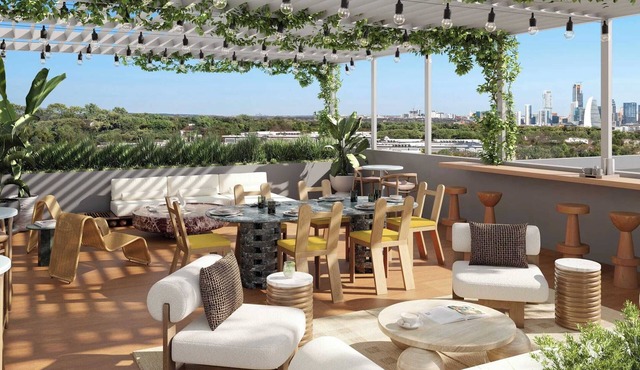 16 Guests at The Code by Avantstay Steps to Zilker + Lady Bird Resort Amenities + Pool