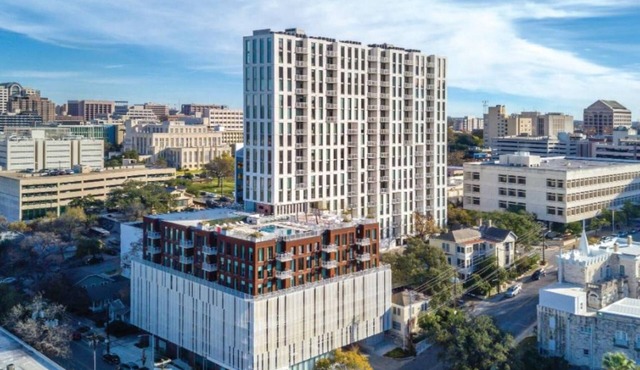 1BD/Austin - Rooftop Pool & Firepit, BBQ!