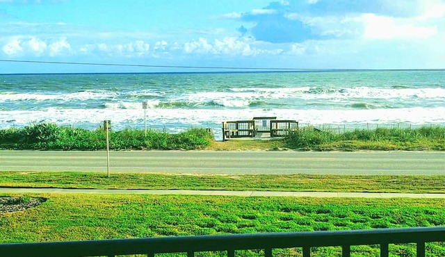 2/2 Direct Oceanfront w/Oversized Balcony/WIFI/Pool/Quiet Area