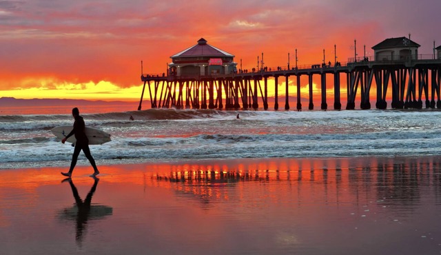 2 BLOCKS TO BEACH, CENTRAL AC, DOGS ALLOWED, WALKING DISTANCE TO PIER, HOT TUB