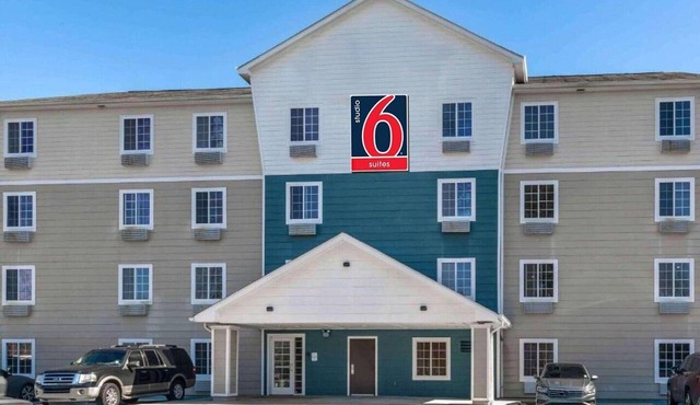 2 Full Beds | Non-Smoking, Kitchen