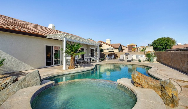 2 Mi to Coachella: Indio Oasis w/Heated Pool