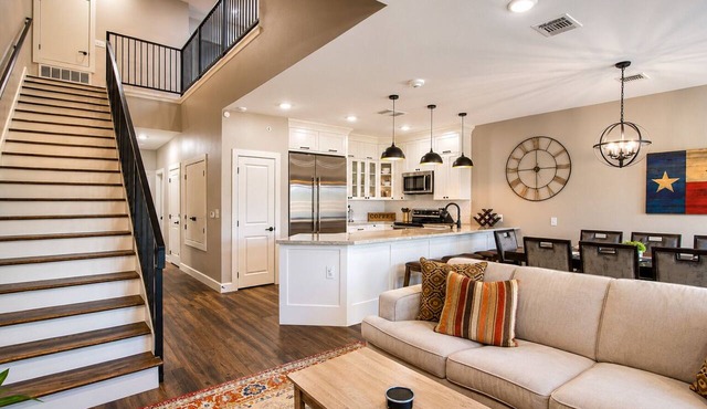 2-story Penthouse Condo | Close 2 Downtown Gruene