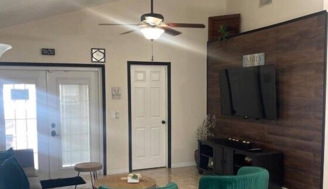 3 Bedroom/ 2 Bathroom Bridgewater Crossing (142 HL)