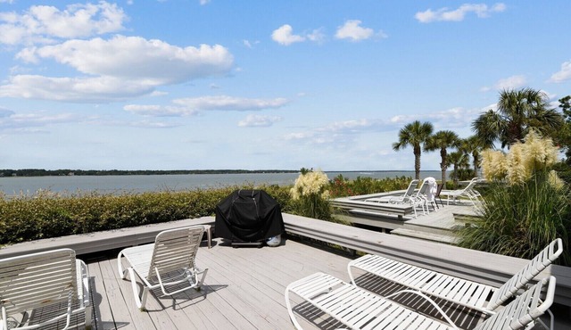 35 Lands End ~ Private Deck Overlooking Calibogue Sound