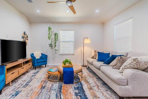 3B2B near downtown & Fair park FIFA, workspace each room