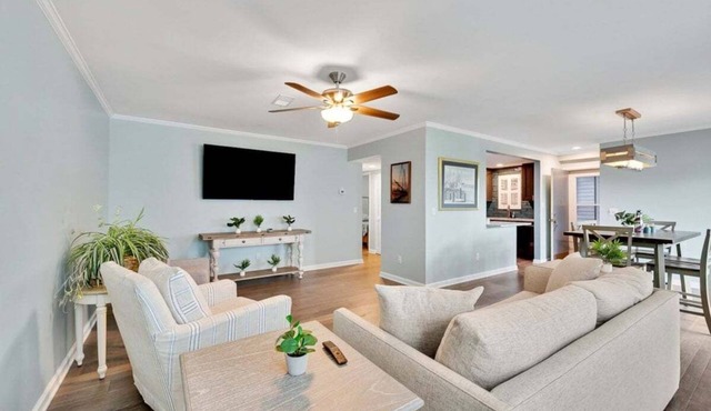 3BR Condo Pool Walk to Beach Sleeps 6