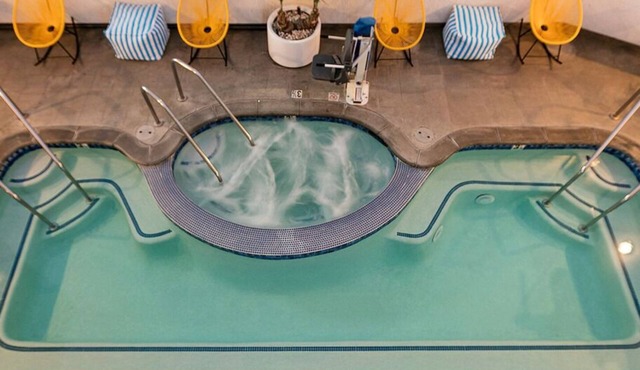 4 Boulevard City View 2 Queens at The Kinney Venice Beach, Onsite Pool!