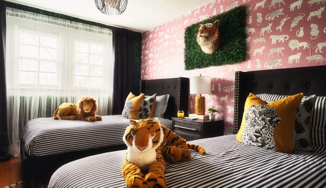 4 King Suites Family Fun Near Uptown