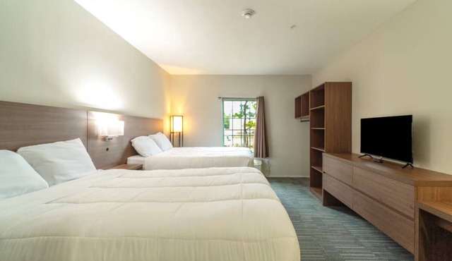 4 Relaxing Family Rooms w/Kitchenette & Free Parking – Close to Nature Trails