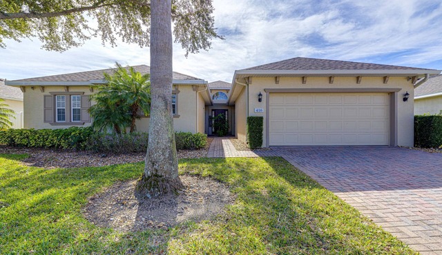 416BC-West Haven (4-Bedroom Home) with Pool by RedAwning