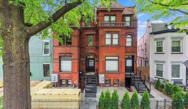 4BR DC Townhome · Sleeps 14 · Patio · Logan Circle