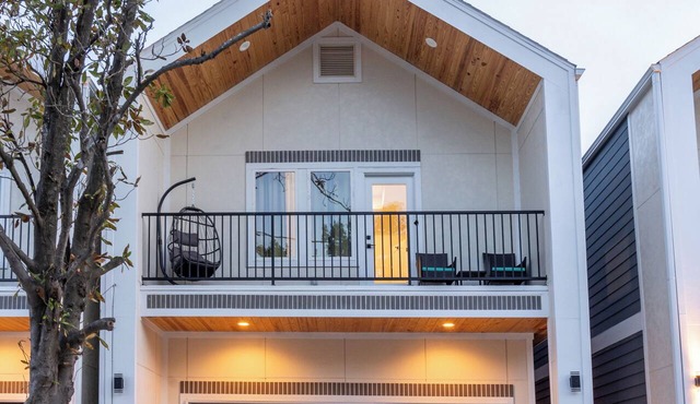 4BR Houston World Cup Retreat - Hot Tub, Game Room + Near NRG Stadium
