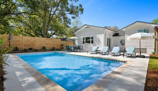 4BR Renovated Home with Pool in Park Circle