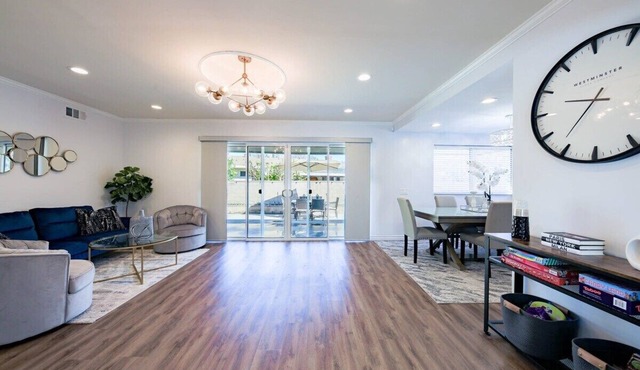 5BR/3BA Cool Cozy Home w/Gate, Arcade & Fire Pit