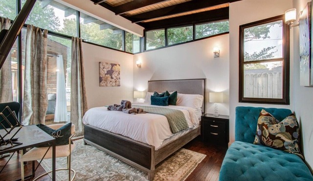 5BR Westbury Pool Home with Spa, Fire Pit, Cabana near Medical Center & Galleria