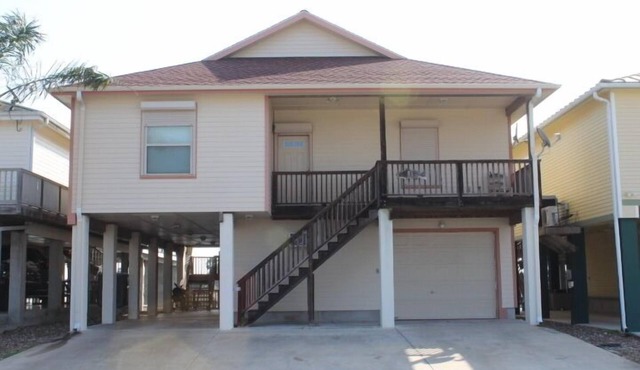 612 E. Port Dn - Charming 1 Bedroom Apt.