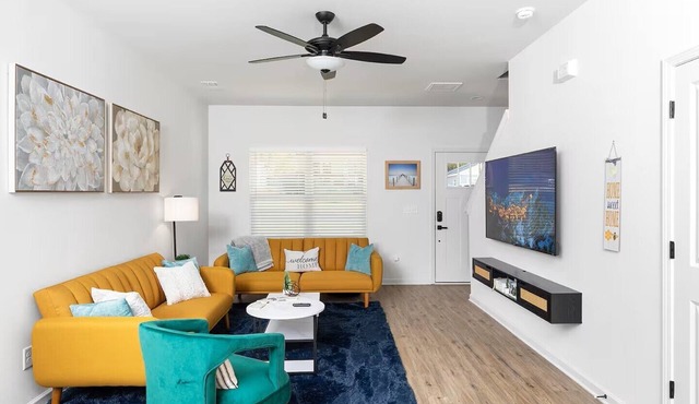 8BR Near Southend/Uptown w/GameRoom/HotTubs/Fenced