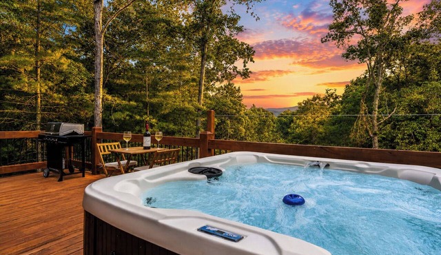 A-Frame With Mountain Views, Hot Tub & Fire Pit