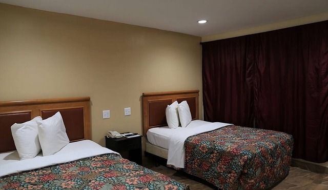 A Place You'll Surely Enjoy! Free Parking, Pets Allowed