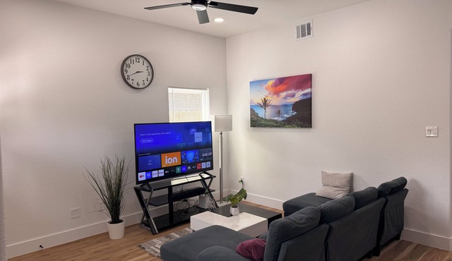 Adorable 3-bedroom apartment with AC in vibrant Houston