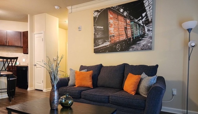 Adorable apartment w/ pool view
