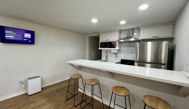 Airport Bunker #3 - Convenient and Cozy 1BD/1BA