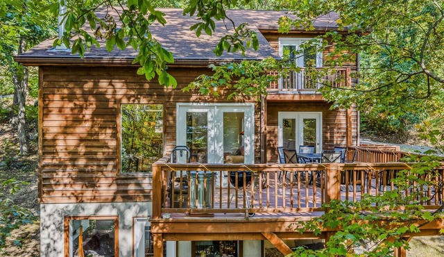 Almost Heaven - Grill, 2 kings, wifi, deck, pool access, hiking, wood stove