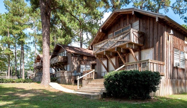 Amazing and Spacious Cabin Rental for Texas Family Vacations near Nacogdoches