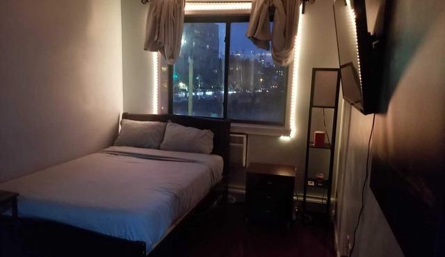 Ambient 2BR/2BA For Groups - 15 Min to City
