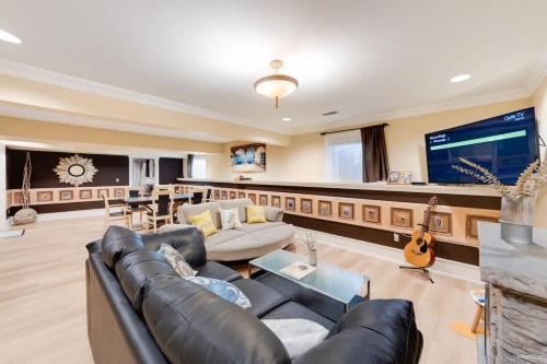Anmore Nature Suite 2Bed 2Bath Private Entry