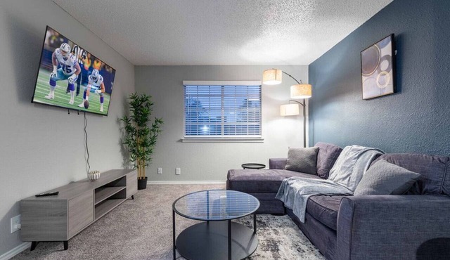 Arlington 1BR | AT&T, Globe Life, 6 Flags, Parking