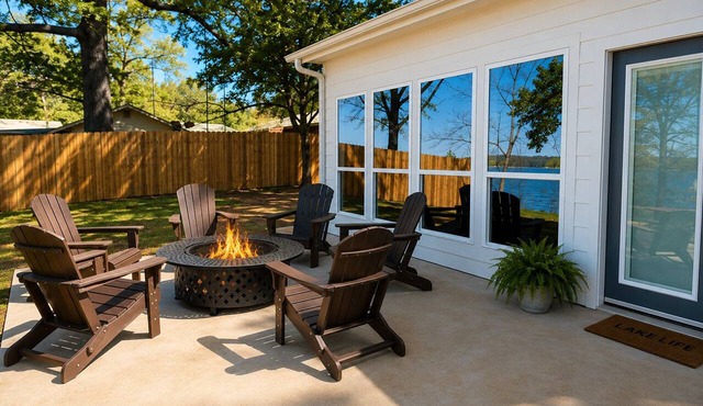 Ask me about our Free night! Lakefront, pier, dock, pets & game room with pool!