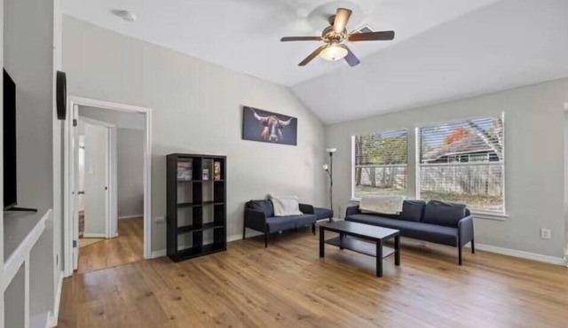 ATX Hideout 3BR/2BA House