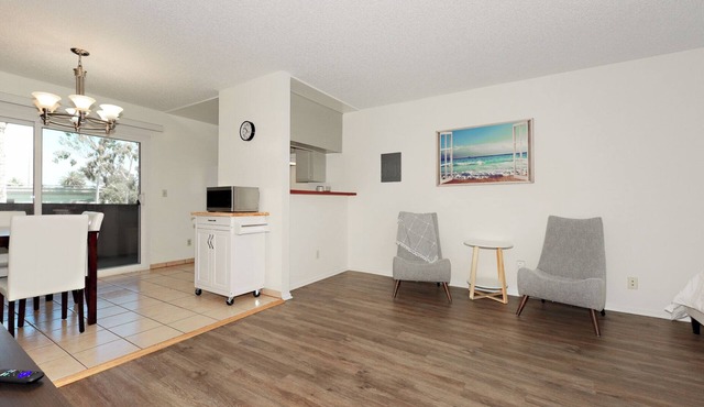 Bagley 210- Apartment with AC in charming Los Angeles
