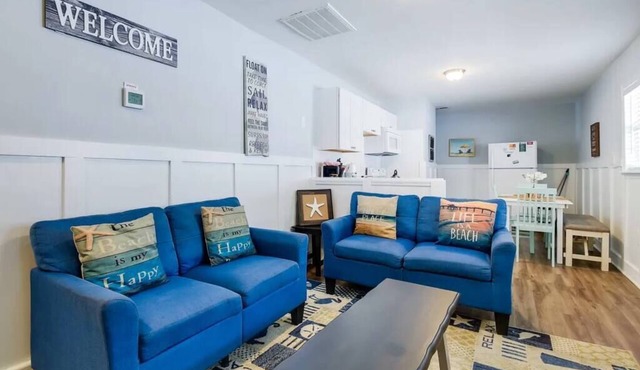 Bailey's Beach Cottage Unit 2