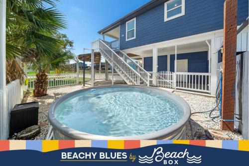 Beach Cottage with Soaking Pool and Outdoor Oasis