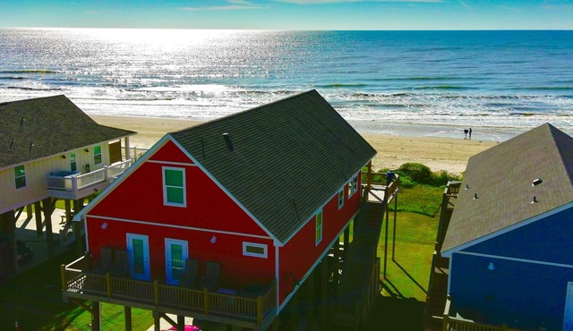 BEACH FRONT-House with loft