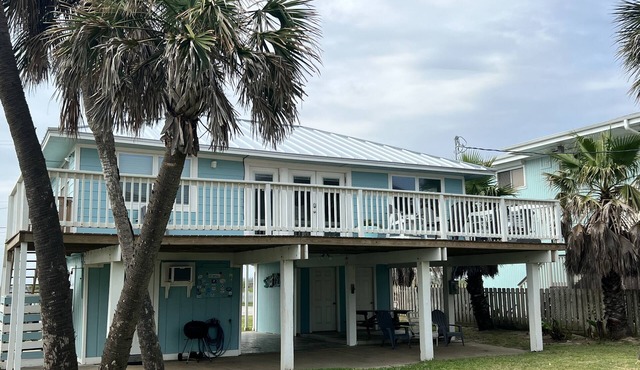 Beach views! 1 Minute walk to beach! Wake up to the sound of crashing waves!