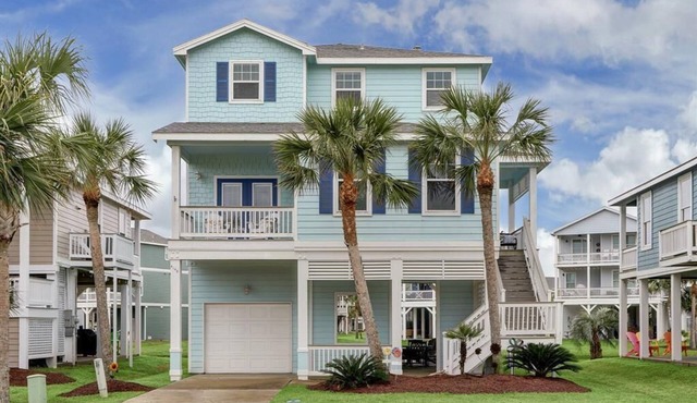 Beachy Keen-New Ocean Side Cottage- Now Pet Friendly! 3BD/3.5 BA. Sleeps 8