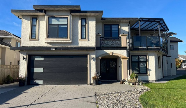 Beautiful 2 Bedroom 1 Bathroom Heart Of Surrey