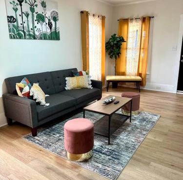 Beautiful Contemporary 2BDR