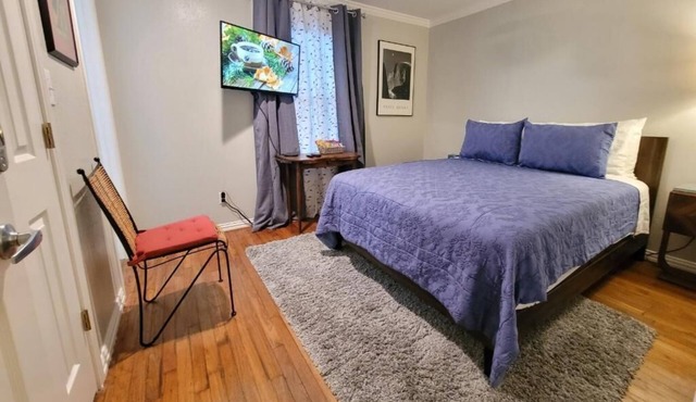 Beautiful Greater Heights/Oak Forest Cottage 1-bed/1Bath home with ensuite