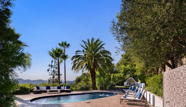 Beverly Hills Manor
