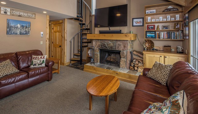 Big Sky Town Center condo w/fireplace & community pool/hot tub/sauna - The Grateful Getaway